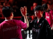 星空竞猜-关于Faker回归赛场，惊险取胜首场状态亮眼，皇家马德里观众沸腾！的信息