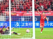 星空体育-上海海港发布备战花絮；今晨造点机会；全明星赛任务艰巨；年轻球员得到机会的简单介绍