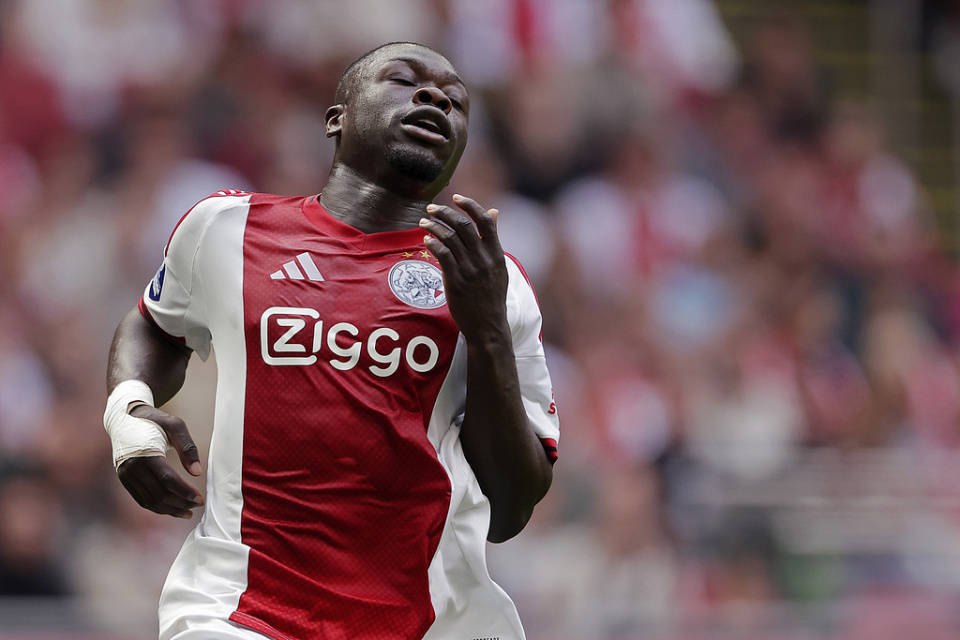 阿贾克斯迎荷甲关键赛，赛后临场应变，态度坚定，赛季目标并未改变的简单介绍