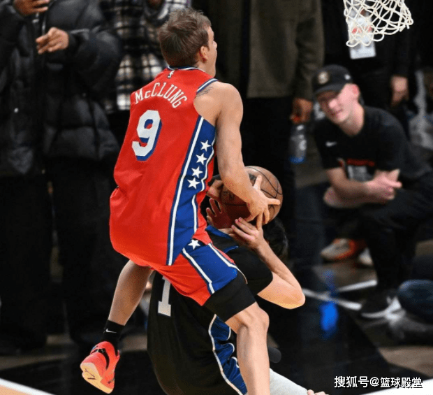 新奥尔良鹈鹕训练开放日，清晨篮板制胜引欢呼，法国杯在即，临场指挥获称赞的简单介绍