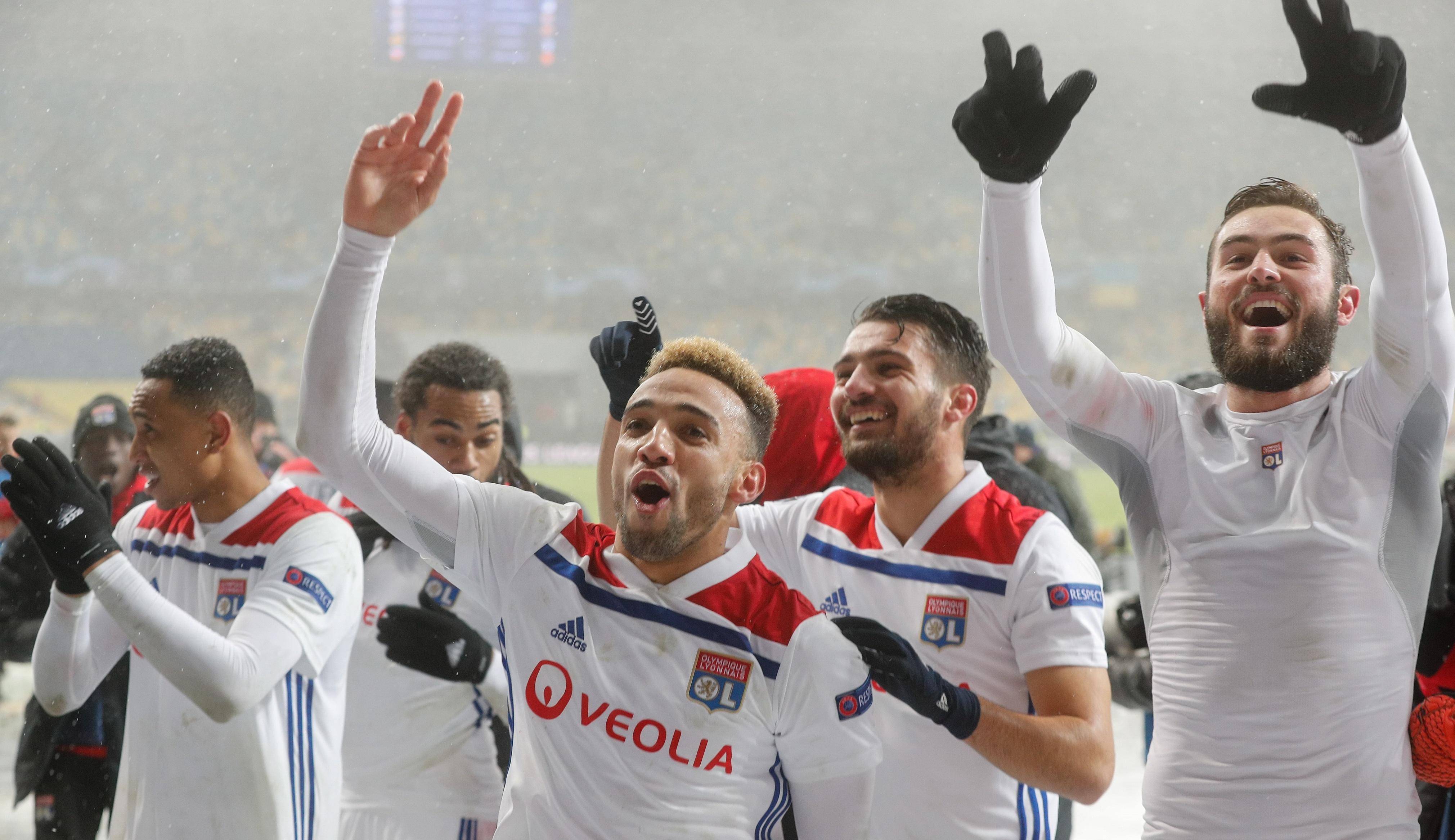 包含里程碑夜里昂外线爆发；欧联今夜刷纪录；赛场秩序良好；球探报告显示潜力的词条